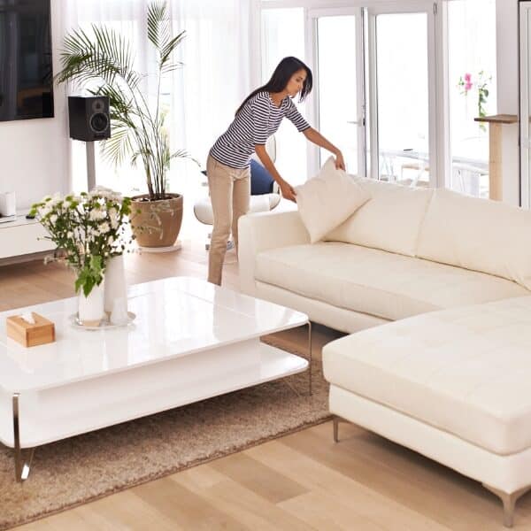 Conseils pratiques pour maintenir votre maison toujours bien rangée : les secrets d’une organisation facile