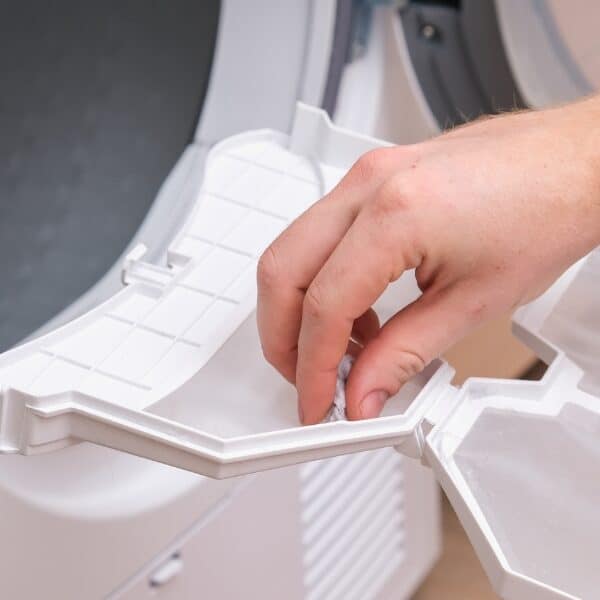 Découvrez les meilleures méthodes pour nettoyer son sèche-linge efficacement !